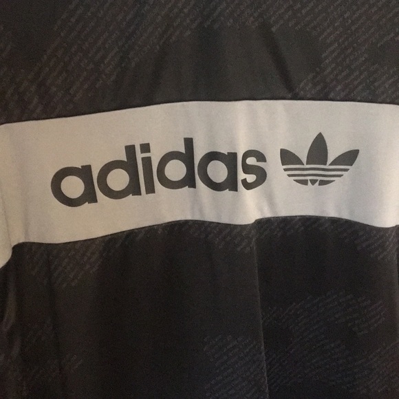 Adidas 3 stripe shirt, like new condition - Picture 4 of 5